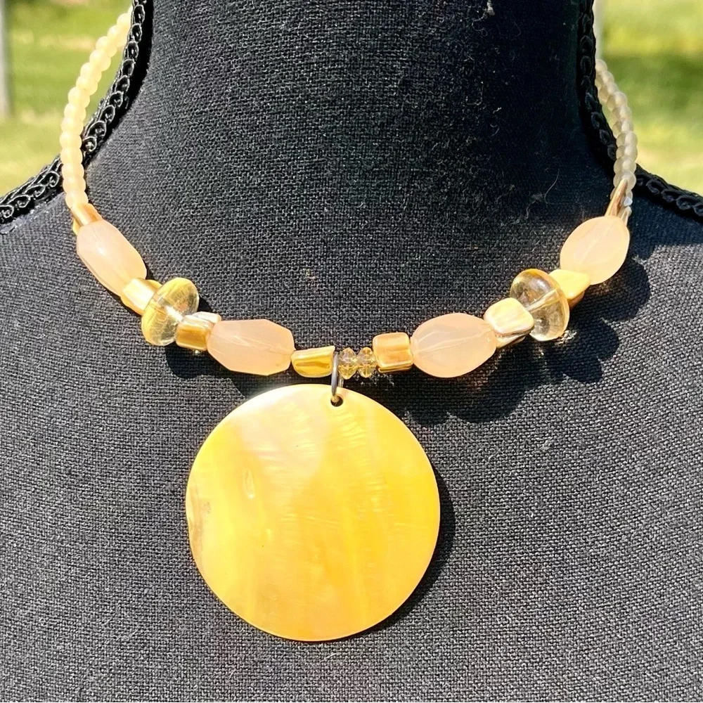 VTG 70s Yellow Shell  Like Statement Necklace Boho Chic Choker Handmade Jewelry